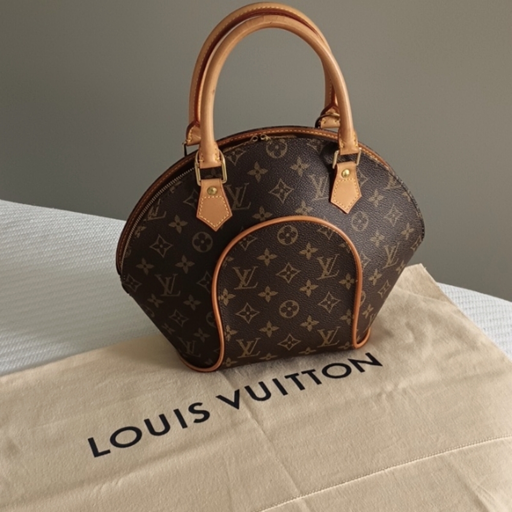 Louis Vuitton MONOGRAM CANVAS ELLIPSE PM Bag (100% Authentic) size 13"Lx3"Wx11"H